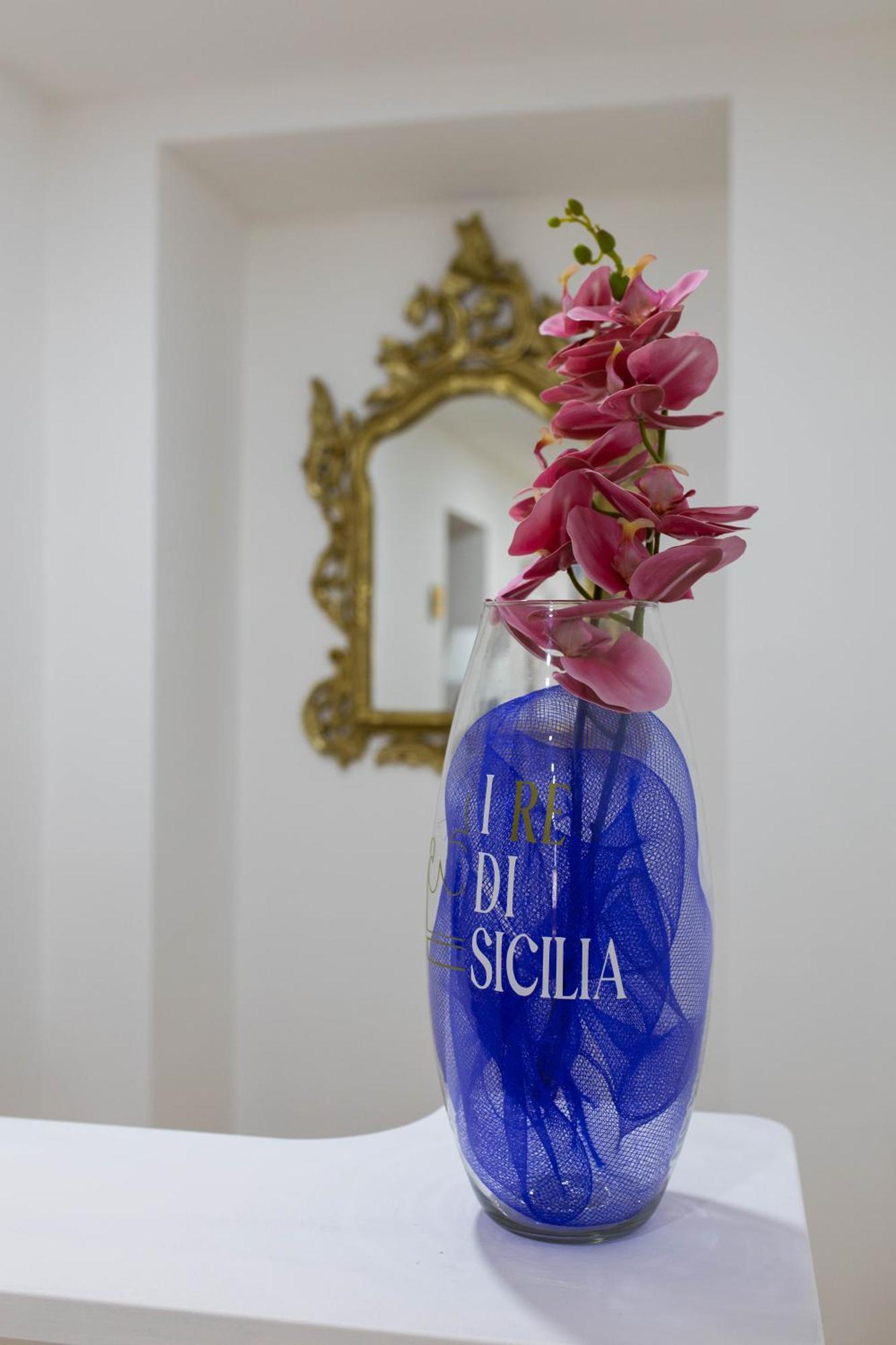 I Re Di Sicilia 2 Apartment Palermo Bagian luar foto