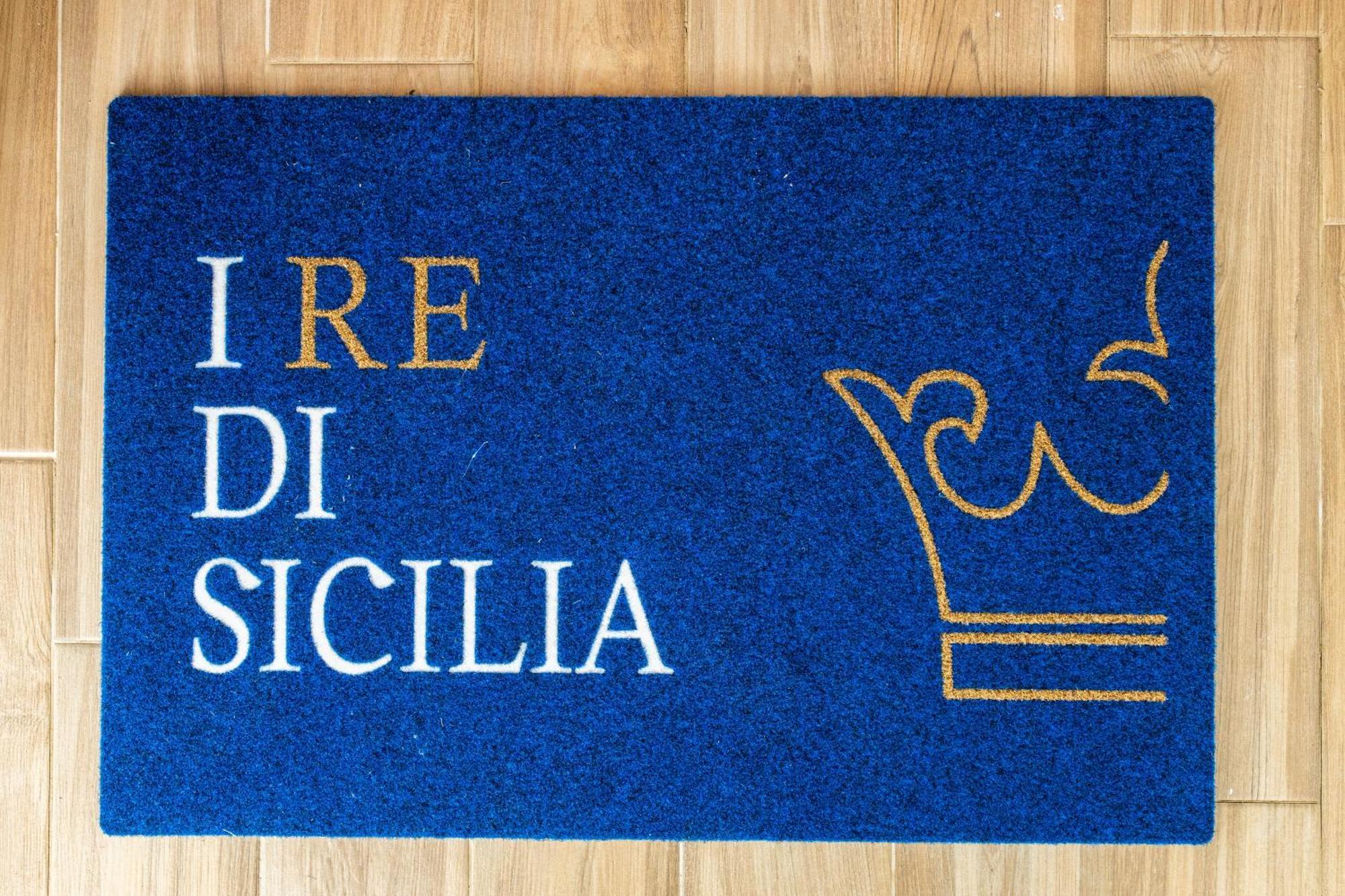 I Re Di Sicilia 2 Apartment Palermo Bagian luar foto